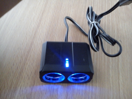 ช่องต่อพ่วงไฟ ตรงชองที่จุดบุหรี่ แบบ2ช่อง รุ่นใหม่จากญี่ปุ่นแบบมีไฟแสงสีฟ้า