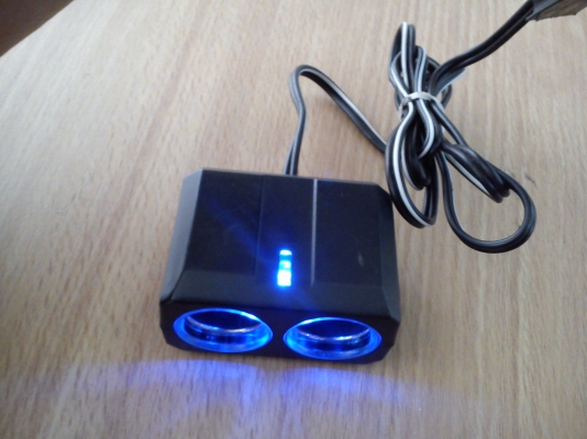 ช่องต่อพ่วงไฟ ตรงชองที่จุดบุหรี่ แบบ2ช่อง รุ่นใหม่จากญี่ปุ่นแบบมีไฟแสงสีฟ้า ช่องต่อพ่วงไฟ ตรงชองที่จุดบุหรี่ แบบ2ช่อง รุ่นใหม่จากญี่ปุ่นแบบมีไฟแสงสีฟ้า