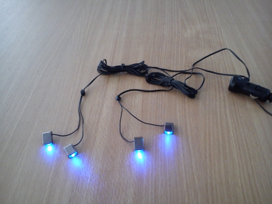 ไฟประดับตกแต่งในรถยนต์แสงสีฟ้า มีสวิตช์เปิด-ปิด ใช้งานต่อกับช่องที่จุดไฟบุหรี่ ไฟประดับตกแต่งในรถยนต์แสงสีฟ้า มีสวิตช์เปิด-ปิด ใช้งานต่อกับช่องที่จุดไฟบุหรี่