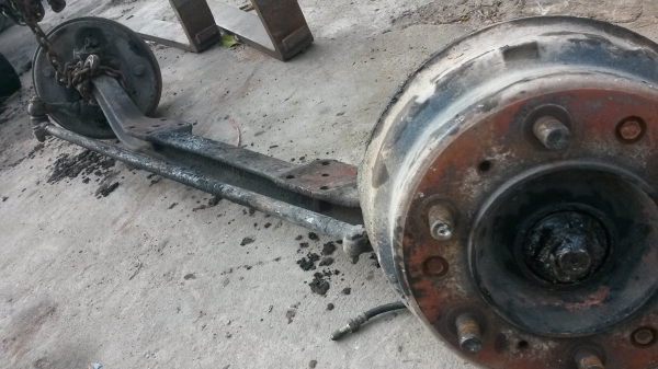 ขายคานหน้าฮีโน่ไม่รู้รุ่นอะไรสภาพสมบูรณ์ ขาย 6000 บาท