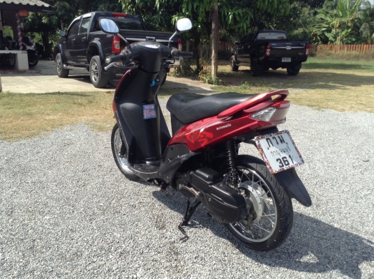 ธารนนทบุรี///ขาย yamaha mio 115 ปี47 สภาพเดิมครับ ระบบไฟติดครบทุกจุดครับ เครื่องดีเดินเบาไม่ดับครับ ราคา 9,900 บาท ทะเบียนแท้ครับ