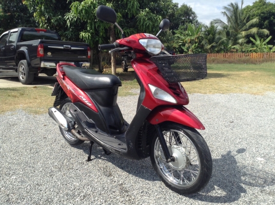 ธารนนทบุรี///ขาย yamaha mio 115 ปี47 สภาพเดิมครับ ระบบไฟติดครบทุกจุดครับ เครื่องดีเดินเบาไม่ดับครับ ราคา 9,900 บาท ทะเบียนแท้ครับ
