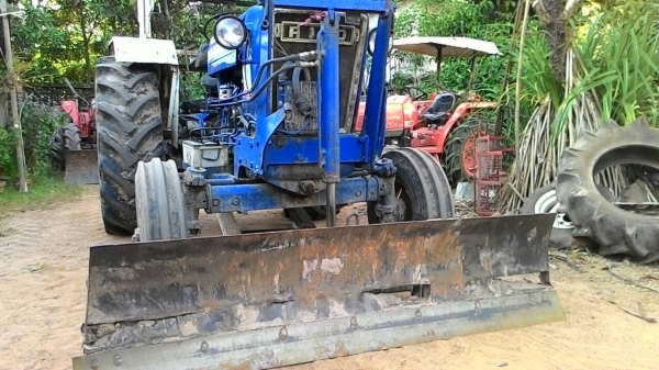 ขายรถไถ FORD 6600 พร้อมใบดัน ทะเบียนพร้อมโอน ขายรถไถ FORD 6600 พร้อมใบดัน ทะเบียนพร้อมโอน