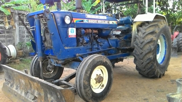 ขายรถไถ FORD 6600 พร้อมใบดัน ทะเบียนพร้อมโอน