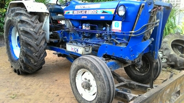 ขายรถไถ FORD 6600 พร้อมใบดัน ทะเบียนพร้อมโอน ขายรถไถ FORD 6600 พร้อมใบดัน ทะเบียนพร้อมโอน