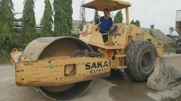 ขายรถบด SAKAI SV512D เล่มทะเบียน เปลือกเดียว เครื่องเปอร์กิ้น ราคา 1200000