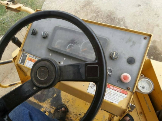 ขายรถบด SAKAI SV512D เล่มทะเบียน เปลือกเดียว เครื่องเปอร์กิ้น ราคา 1200000