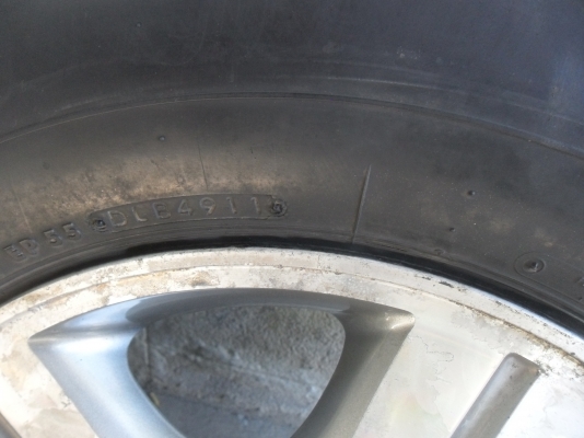 ล้อแม็ก 15นิ้ว 5รู114 โตโยต้า พร้อมยาง สวยๆ 4 ล้อ ราคา 6000 บาท