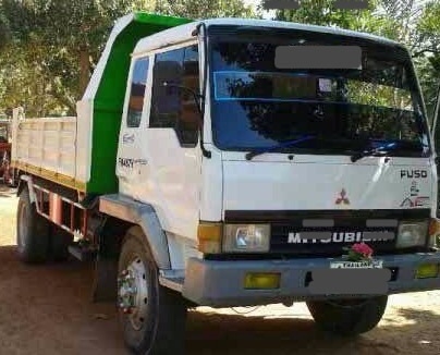 MITSUBISHI FUSO FK 220 HP 6D16 TURBO หกล้อดั๊มพ์ กระบะดั๊มพ์เหล็ก 6 ตันความยาว 3.80 เมตรสภาพอย่างสวย เครื่องเทอร์โบเดิมๆแรงดีแห้งดีไม่มีเยิ้ม ภายในเก๋งคอนโซลสวยครบ แอร์เย็น พวงมาลัยเพาเวอร์ ระบบเบรคทริ๊ปฟี้ครบครัน ช่วงล่างใหญ่คัชซีสวย ยาง 9.00 ขอบ 20 สภาพ