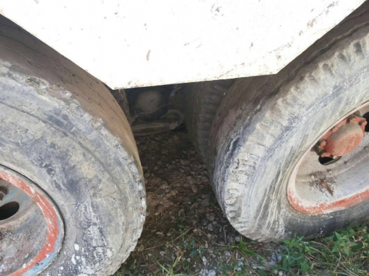 ขายรถบรรทุกหัวลากหางโลเบต VOLVO FL10 320 แรงม้า 2 เพลา หางโลเบต 2 เพลา ราคา 850000