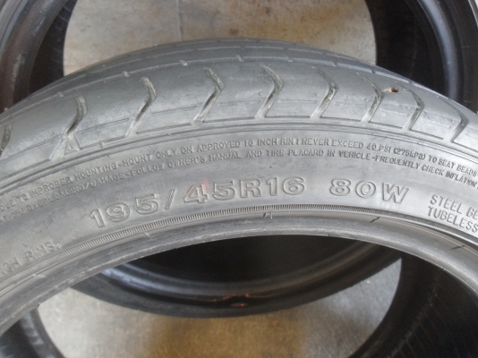 ยาง DUNLOP 195/45R16ปี12 สวยๆ 4 เส้น ราคา 2500 บาท