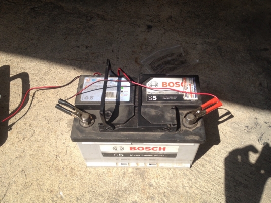 เครื่องชาร์ทไฟแบตเตอรี่รถยนต์พลังงานแสงอาทิตย์