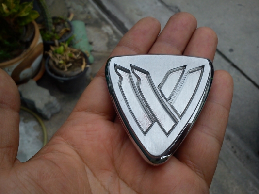 เพลทโลโก้ตัวนอก เพลทโลโก้ตัวนอก