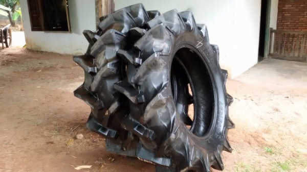 ยาง 13.6-26 ยางใหม่ครับ