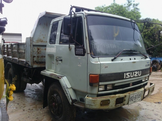 ขายรถบรรทุก 6 ล้อดัมพ์ใหญ่ ISUZU ROCKY 195 แรงม้า ราคา 620000 มี 2 คัน