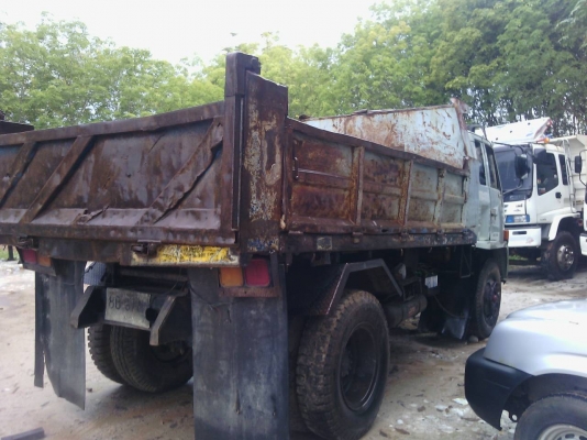 ขายรถบรรทุก 6 ล้อดัมพ์ใหญ่ ISUZU ROCKY 195 แรงม้า ราคา 620000 มี 2 คัน