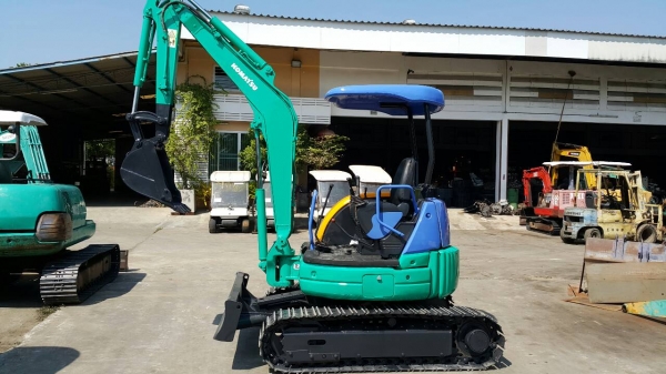 ขาย รถขุด KOMATSU รุ่น PC30MR  แทร็กเหล็ก สวย ท้ายกลม คล่องตัว มือสองญี่ปุ่น เช็คสภาพแล้ว ดีมาก มือถือ/LINE ID :0818753444