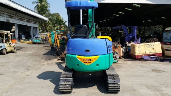 ขาย รถขุด KOMATSU รุ่น PC30MR  แทร็กเหล็ก สวย ท้ายกลม คล่องตัว มือสองญี่ปุ่น เช็คสภาพแล้ว ดีมาก มือถือ/LINE ID :0818753444