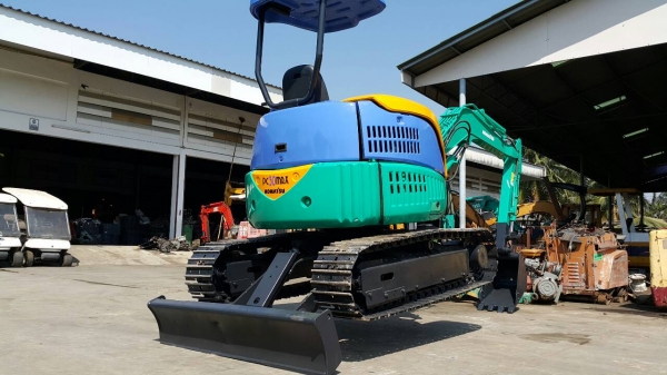 ขาย รถขุด KOMATSU รุ่น PC30MR  แทร็กเหล็ก สวย ท้ายกลม คล่องตัว มือสองญี่ปุ่น เช็คสภาพแล้ว ดีมาก มือถือ/LINE ID :0818753444
