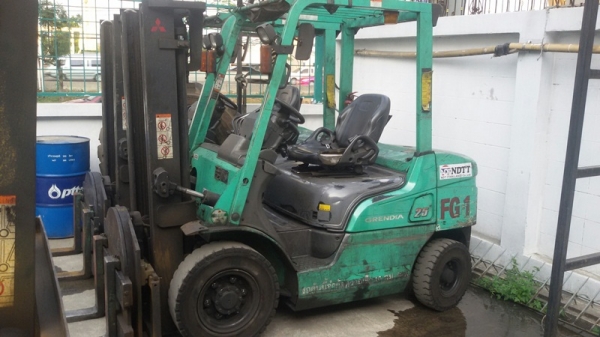 ขายครับ Mitsubishi FD25NT ฟอร์คลิฟท์ 2.5ตัน ดีเซล เกียร์ออโต้ เสา3เมตร งาหมุน ติดต่อ น๊อค 098-246-3778