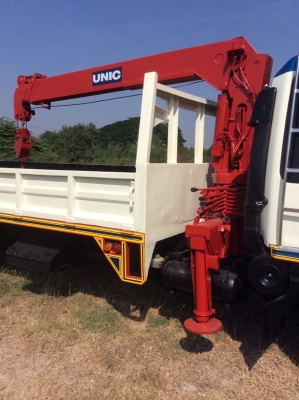 6ล้อ HINO เครน 3.4ตัน 6เหลี่ยม4ปอก เครื่อง195 แรง เบรคจิฟฟี่ พวงมาลัยพาว์เวอร์ ยาง 825 กระบะยาว 5.30ม. เครื่องดี ครัทซีสวย ขาย 750,000 บาท