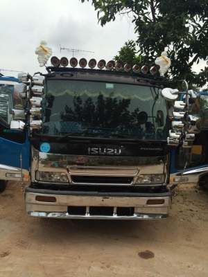 หกล้อ หกล้อ