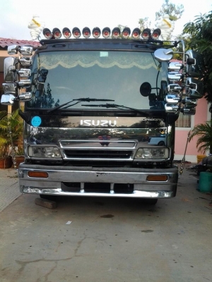 หกล้อ หกล้อ