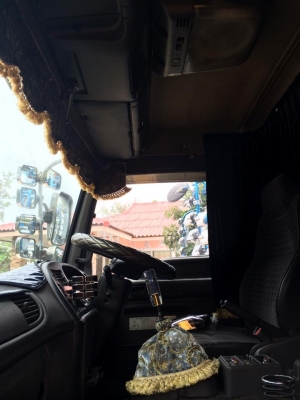 หกล้อ หกล้อ