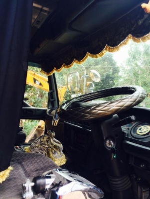 หกล้อ หกล้อ