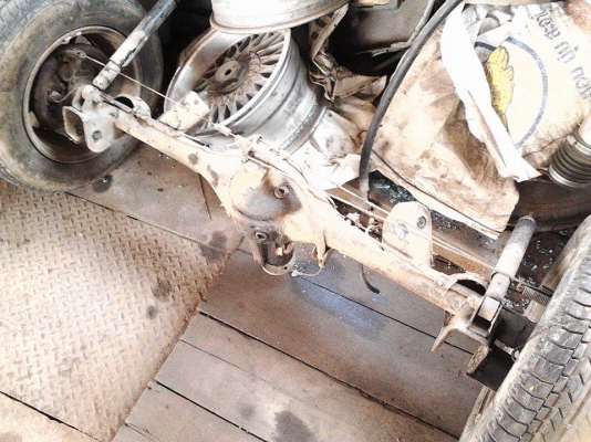 เพลาท้ายรถเก๋ง