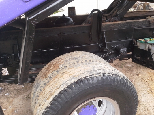 คุณ สุทิสา จ.สมุทธสาคร รับรถกลับเเล้ว ขอบคุณครับ  ขาย6ล้อดั้มFB112 ห้างแท้ 117เเรง สภาพสวยเดิม 100\% พร้อมใช้งานทุกระบบ F หน้า-หลัง ยาง 8.25 เล่มพร้อมโอน ต่อรองได้