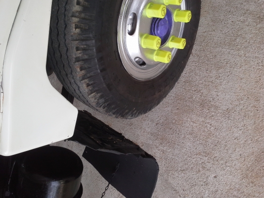 คุณ สุทิสา จ.สมุทธสาคร รับรถกลับเเล้ว ขอบคุณครับ  ขาย6ล้อดั้มFB112 ห้างแท้ 117เเรง สภาพสวยเดิม 100\% พร้อมใช้งานทุกระบบ F หน้า-หลัง ยาง 8.25 เล่มพร้อมโอน ต่อรองได้