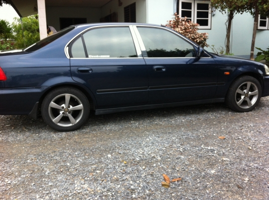 ขาย HONDA CIVIC ตาโต ปี2000 ราคา 80,000 บ.(สภาพดีมาก)