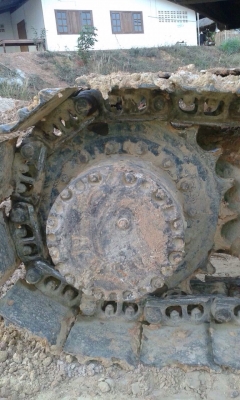 KOMATSU PC 90-6 ไฟฟ้าเต็ม หน้าจอครบ ภายในห้องเก๋งคอนโทรลยาว แอร์เย็น ภายนอกบูมอาร์มยาวพิเศษไม่มีปะไม่มีดาม ช่วงล่างเอวแน่น โรลเลอร์โซ่บูทใบแทรกประมาณ 70\% พร้อมทำงานได้เลย ราคาต่อรองได้ครับ