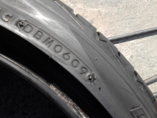 215/40R17 BRIDGESTONE PLAY Z มี 2 เส้น TEL.081-427-3941 215/40R17 BRIDGESTONE PLAY Z มี 2 เส้น TEL.081-427-3941