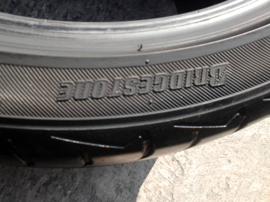 215/40R17 BRIDGESTONE PLAY Z มี 2 เส้น TEL.081-427-3941 215/40R17 BRIDGESTONE PLAY Z มี 2 เส้น TEL.081-427-3941