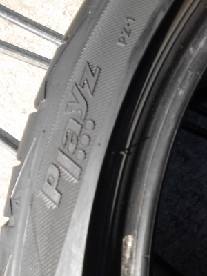 215/40R17 BRIDGESTONE PLAY Z มี 2 เส้น TEL.081-427-3941 215/40R17 BRIDGESTONE PLAY Z มี 2 เส้น TEL.081-427-3941