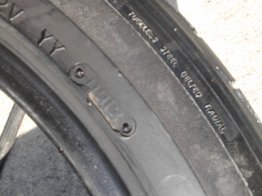 245/45R18  TRIANGLE TR968  ปี2014  มี  2 เส้น  TEL.081-427-3941