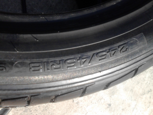 245/45R18  TRIANGLE TR968  ปี2014  มี  2 เส้น  TEL.081-427-3941