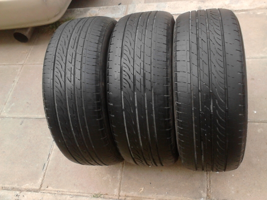 215/50R17 BRIDGESTONETURANZA GR-90 ปี2012  มี 3 เส้น TEL.081-427-3941