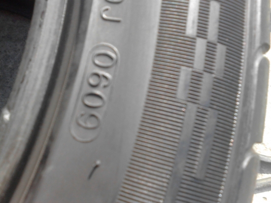 215/50R17 KUMHO ECSTA  SPT  ปี 2012 ไมีมีปะ   มี 1  เส้น  TEL.081-427-3941