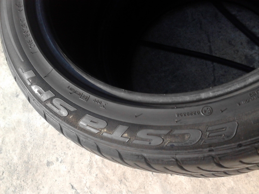 215/50R17 KUMHO ECSTA  SPT  ปี 2012 ไมีมีปะ   มี 1  เส้น  TEL.081-427-3941