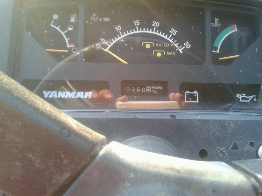 ยันม่าร์ 453T ปี52 อุปกรณ์ 3 ชิ้นเล่มทะเบียนพร้อมครับ