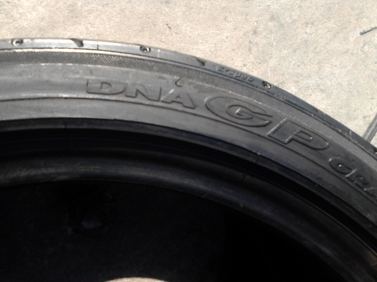 235/40R17 YOKOHAMA DNA GP GRANDPRIX  มี 2 เส้น TEL.081-427-3941