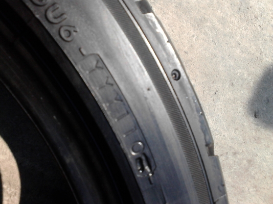 235/40R17 YOKOHAMA DNA GP GRANDPRIX  มี 2 เส้น TEL.081-427-3941