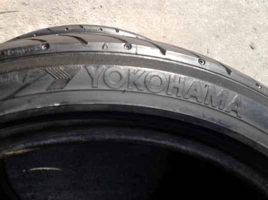 235/40R17 YOKOHAMA DNA GP GRANDPRIX  มี 2 เส้น TEL.081-427-3941