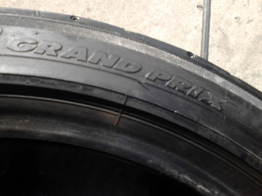 235/40R17 YOKOHAMA DNA GP GRANDPRIX  มี 2 เส้น TEL.081-427-3941