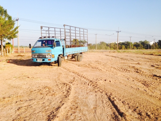 ขายหกล้อ ISUZU-KS32 มีภาพวีดีโอ เครื่อง 110 แแรงม้า หัวยกได้ กระบะยาว 5.ม ราคา 188,000 บาท พวงมาลัยเ