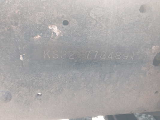 ขายหกล้อ ISUZU-KS32 มีภาพวีดีโอ เครื่อง 110 แแรงม้า หัวยกได้ กระบะยาว 5.ม ราคา 188,000 บาท พวงมาลัยเ