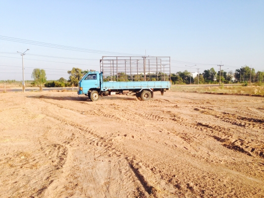 ขายหกล้อ ISUZU-KS32 มีภาพวีดีโอ เครื่อง 110 แแรงม้า หัวยกได้ กระบะยาว 5.ม ราคา 188,000 บาท พวงมาลัยเ